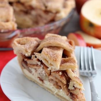 Apple Cheesecake Pie