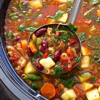 Homemade Minestrone Soup {Slow Cooker}