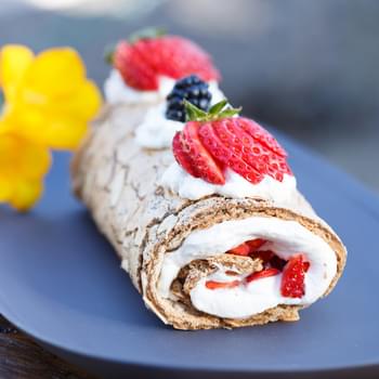 Fragilite Roulade with Liquorice and Berries