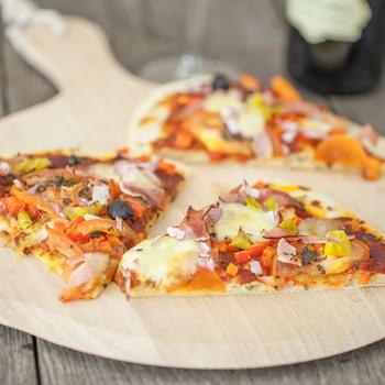 Pizza Mozzarella With Ham And Peppers