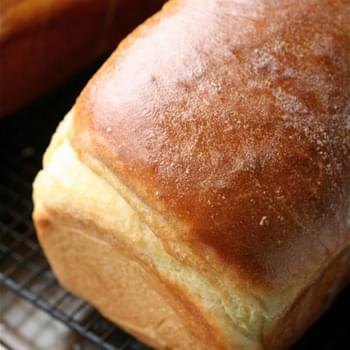 Rosebud’s Butter-Topped White Bread