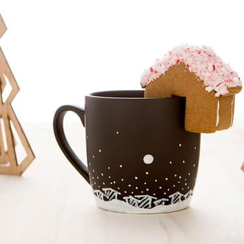 Holiday Mug and Mini Gingerbread House Kit!