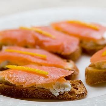Smoked Salmon and Goat Cheese Toasts
