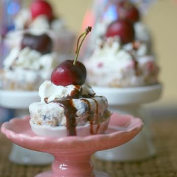 Mini Strawberry and Blueberry Ice Cream Pies #chocolateparty