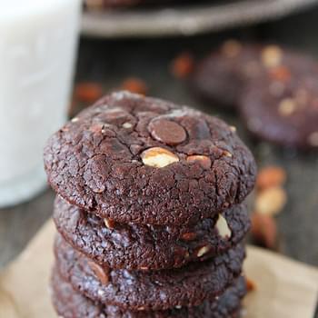 Vegan Chocolate Almond Cookies