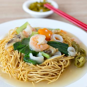 Seafood Crispy Noodles (Sheng Mian)