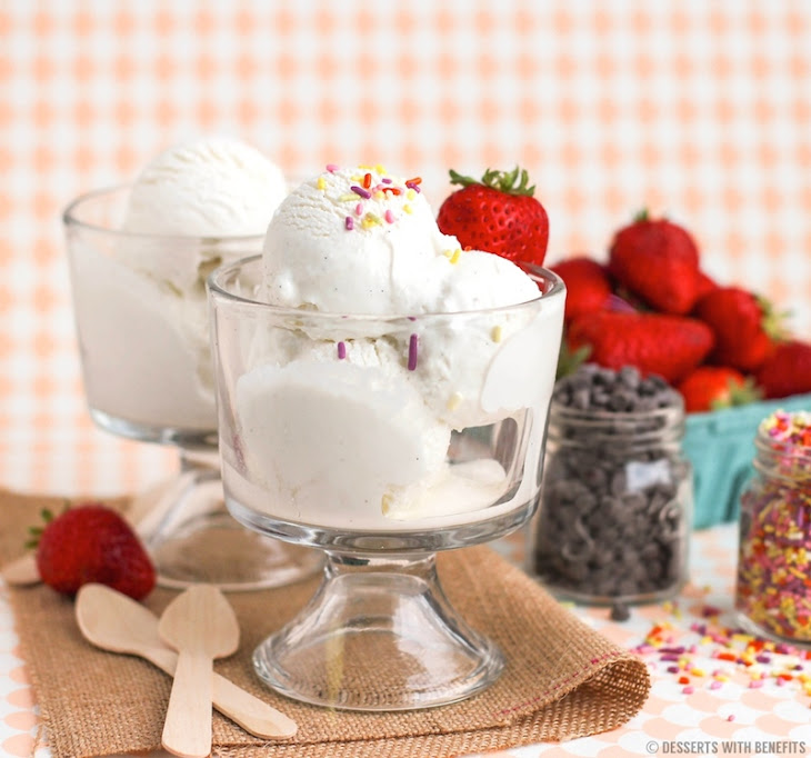 Healthy Vanilla Bean Greek Frozen Yogurt Recipe