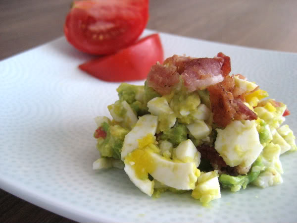Bacon, Egg, Avocado and Tomato Salad Recipe