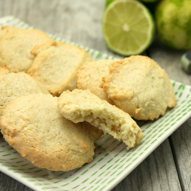 Almond Lime Macaroons {Gluten Free, Low Fat, Low Calorie} Recipe