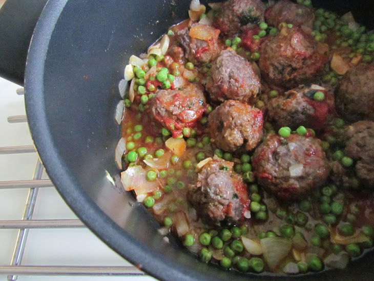 Meatballs With Tomato Sauce And Peas Recipe