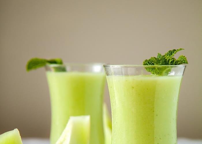 Sweet Honeydew and Mint Smoothie