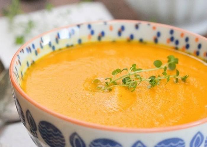 Simple Creamy Carrot Soup