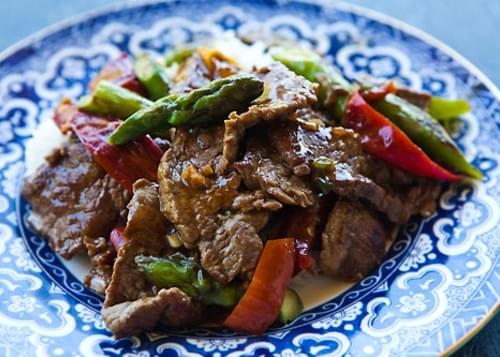 Flank Steak Stir-Fry with Asparagus and Red Pepper