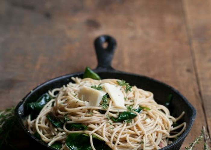 Garlic Butter Pasta with Spinach and Parmesan